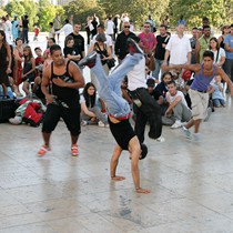 Paris | Break-Dance-Truppe am Palais de Chaillot