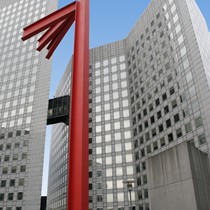 Paris | La Défense | Bürogebäude mit Kunstwerk